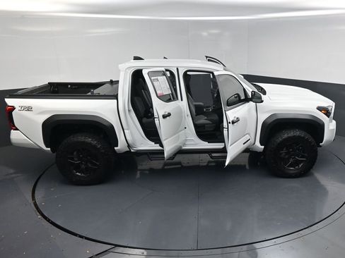 Used 2024 Toyota Tacoma TRD Off-Road AWD/4WD image 22
