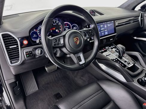 Certified 2020 Porsche Cayenne Turbo AWD/4WD image 4