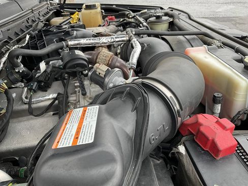 Used 2017 Ford F350 Lariat w/ Chrome Package image 49