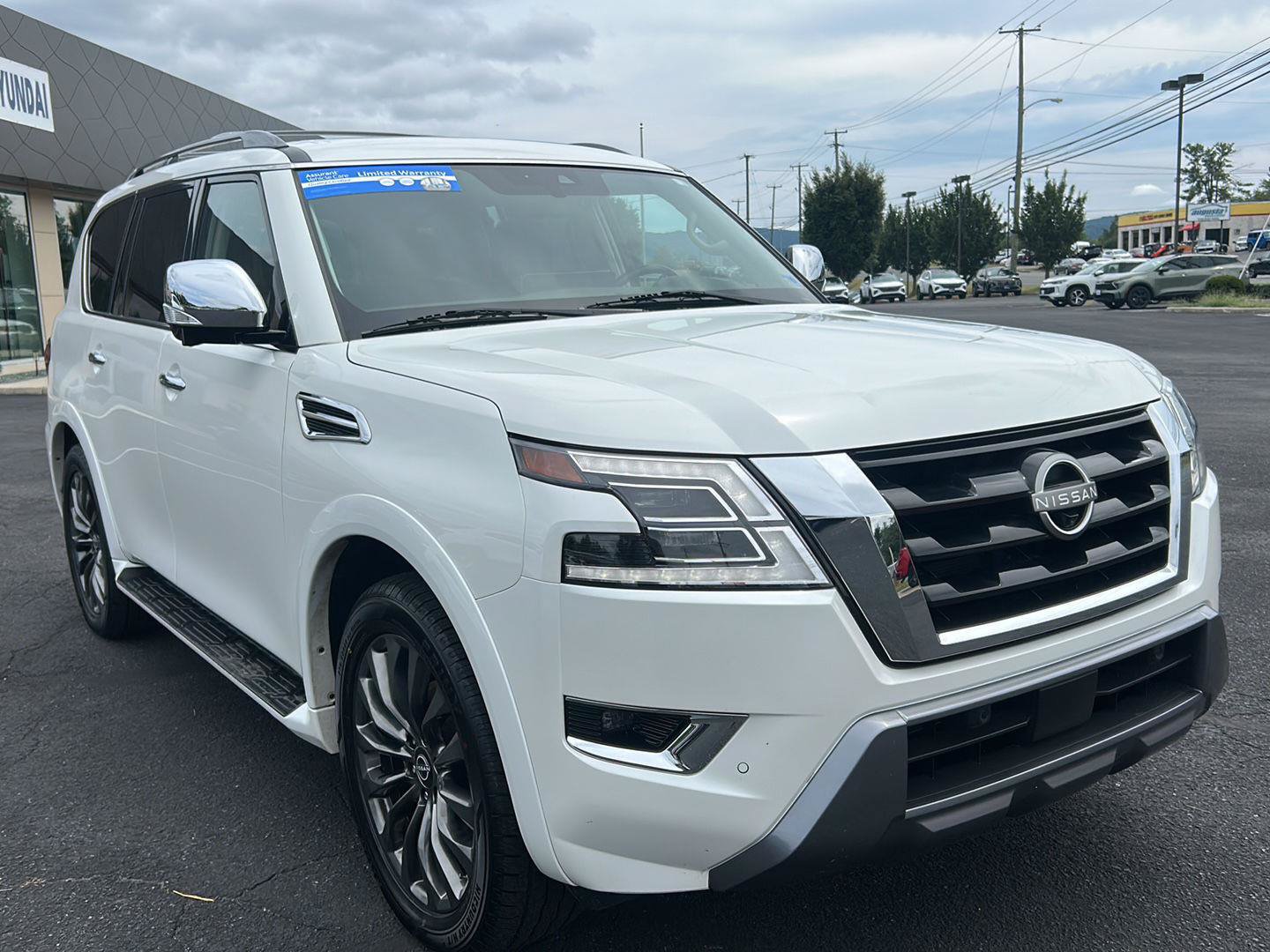 Used 2024 Nissan Armada Platinum w/ Captain's Chairs Package AWD/4WD image 13