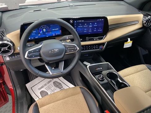 New 2026 Chevrolet Equinox ACTIV w/ Convenience Package III AWD/4WD image 10