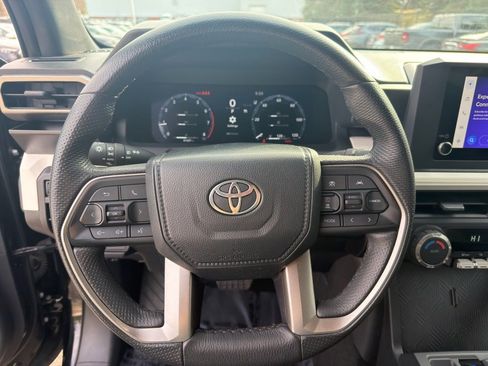 Used 2024 Toyota Tacoma TRD Off-Road image 18