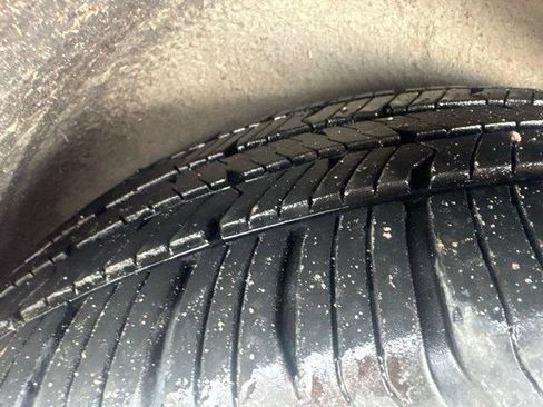 Used 2018 Chrysler Pacifica Touring-L Plus FWD image 11