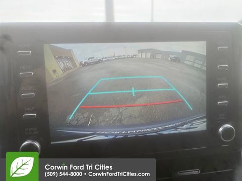 Used 2020 Toyota Corolla LE image 5