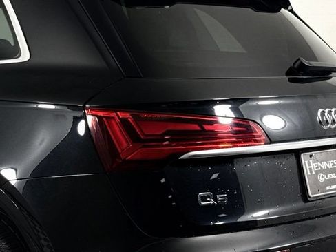 Used 2023 Audi Q5 2.0T Premium w/ Convenience Package AWD/4WD image 16