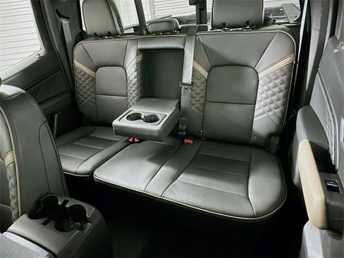 Used 2023 GMC Canyon Denali image 11