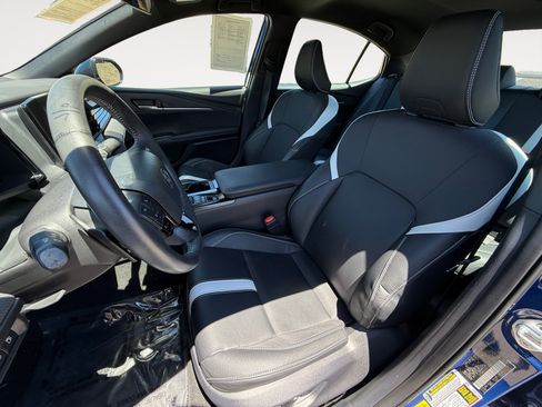 Used 2025 Toyota Camry SE FWD image 10
