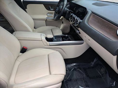 Certified 2021 Mercedes-Benz GLA 250 4MATIC image 19