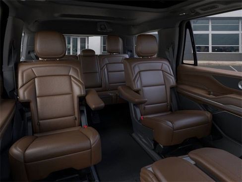 New 2025 Lincoln Navigator Reserve image 11