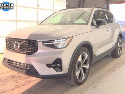 Used 2025 Volvo XC40 B5 Plus