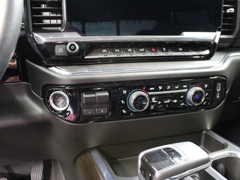 Used 2024 Chevrolet Silverado 1500 High Country w/ High Country Premium Package AWD/4WD image 65
