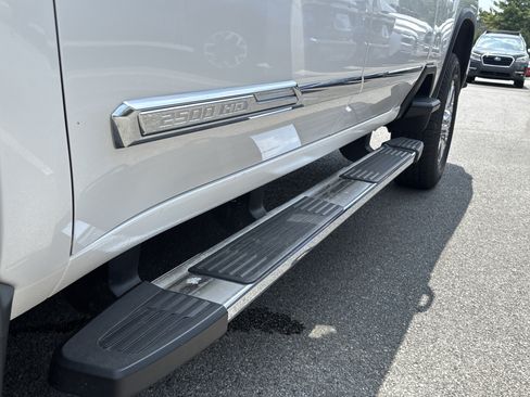 Used 2024 Chevrolet Silverado 2500 High Country w/ High Country Premium Package AWD/4WD image 35