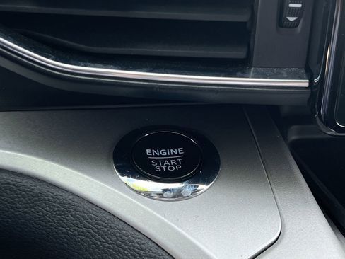 Used 2023 Ford Explorer XLT w/ Equipment Group 202A image 20