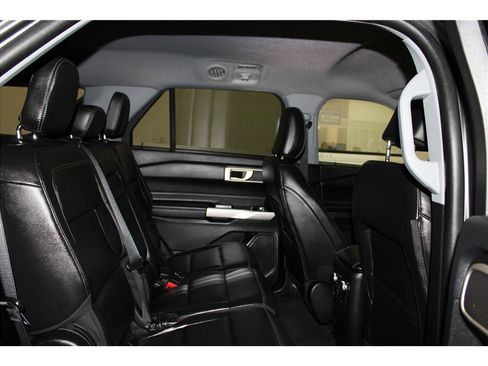 Used 2023 Ford Explorer XLT w/ Equipment Group 202A image 25