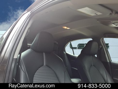 Used 2022 Toyota Camry SE w/ Carpet Mat Package (TMS) AWD/4WD image 21