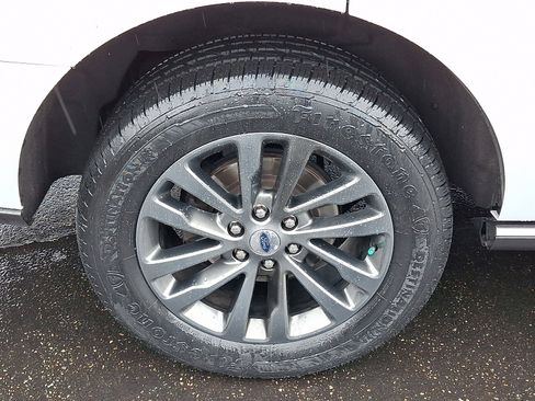 Used 2020 Ford Expedition Limited image 9