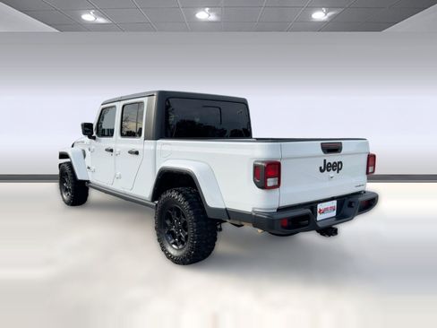 Used 2023 Jeep Gladiator Sport image 3