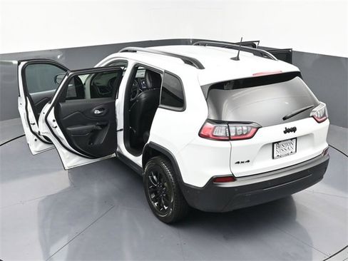 Used 2023 Jeep Cherokee Altitude Lux image 42