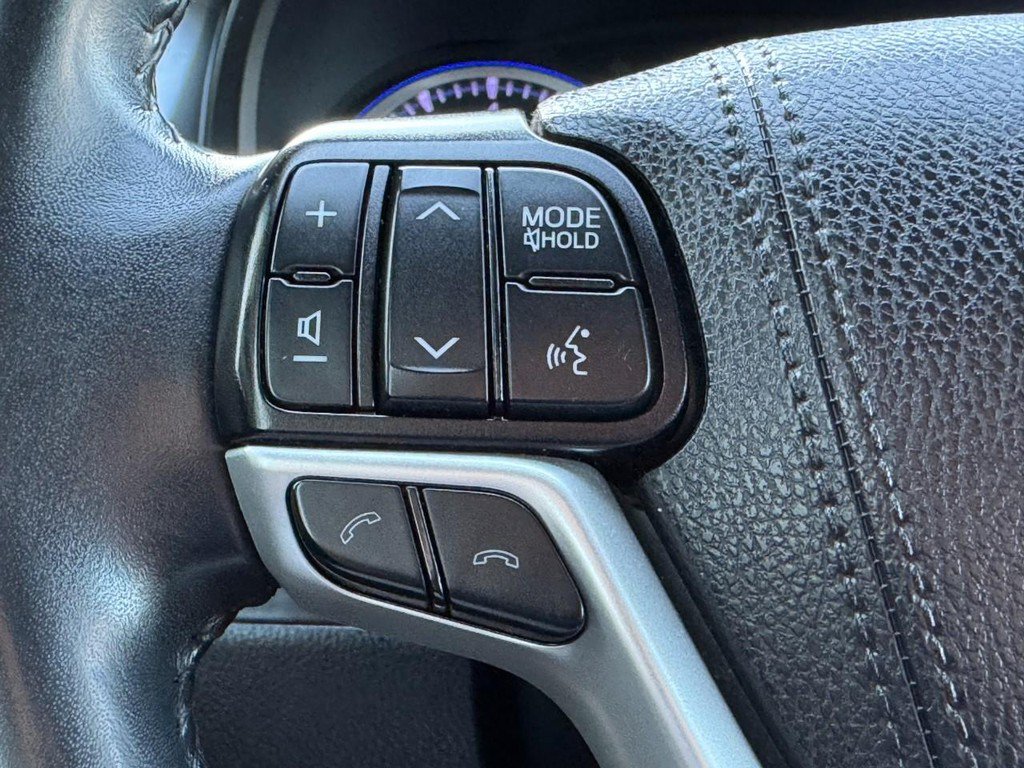 Used 2019 Toyota Highlander SE w/ Nightshade Edition AWD/4WD image 20