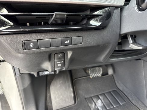 Used 2025 Nissan Murano SV image 16