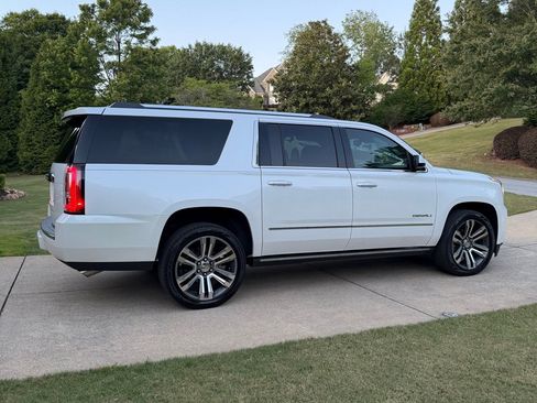 Used 2017 GMC Yukon XL Denali w/ Open Road Package AWD/4WD image 7