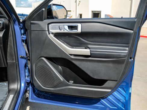Used 2022 Ford Explorer Limited image 43