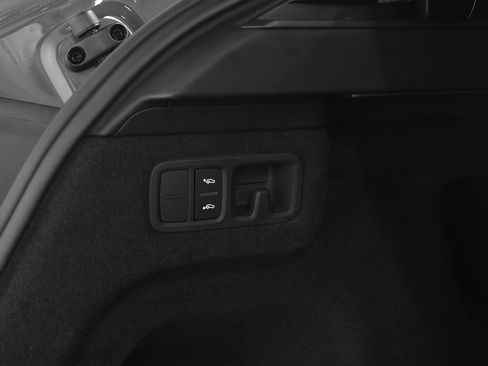 Used 2022 Lamborghini Urus AWD/4WD image 41