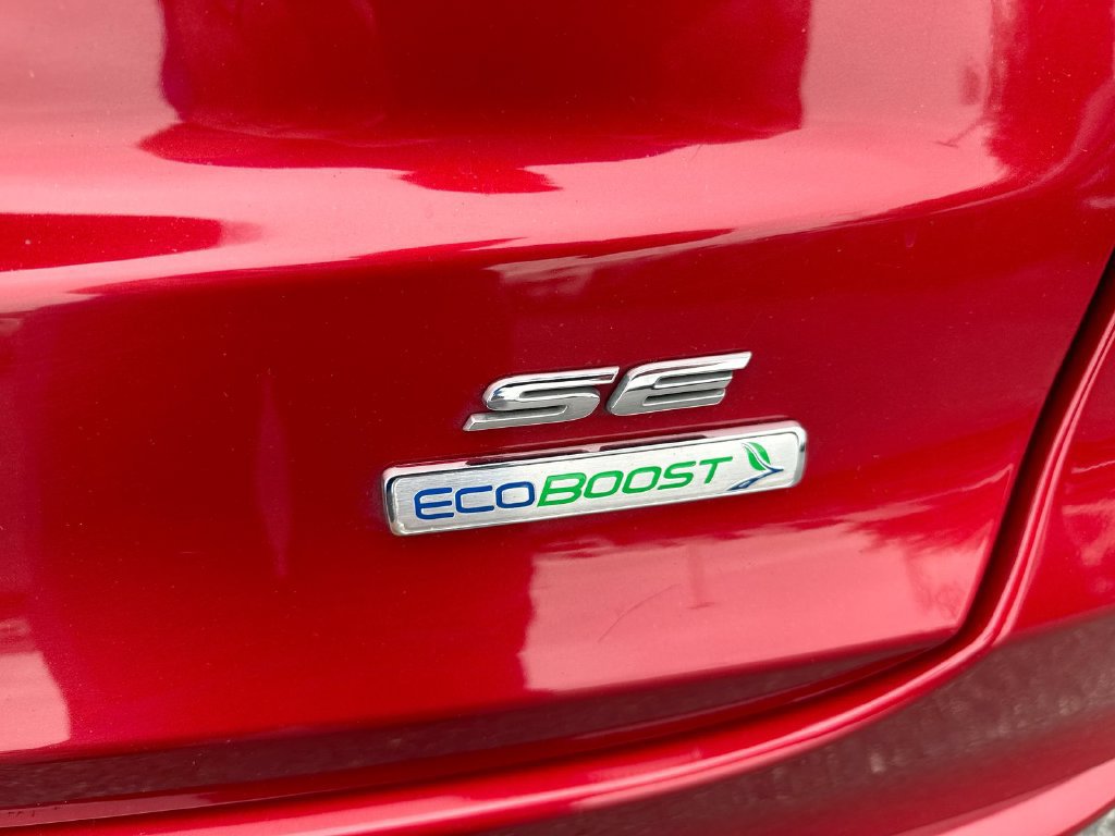 Used 2020 Ford Fusion SE FWD image 27