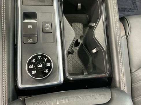Used 2023 Nissan Pathfinder Platinum AWD/4WD image 7