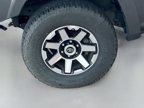 Used 2020 Toyota 4Runner SR5 Premium w/ Moonroof Package AWD/4WD image 33