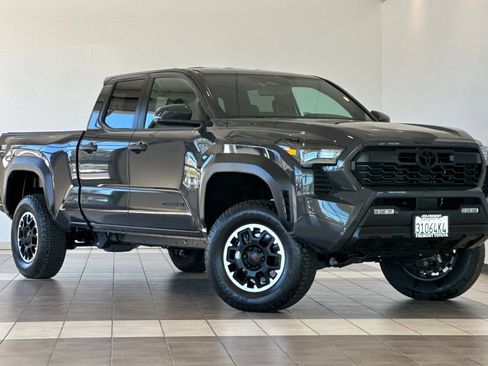 Certified 2026 Toyota Tacoma TRD Off-Road w/ TRD Off Road Upgrade Package AWD/4WD image 2