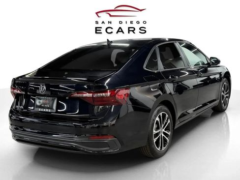 Used 2024 Volkswagen Jetta Sport image 5