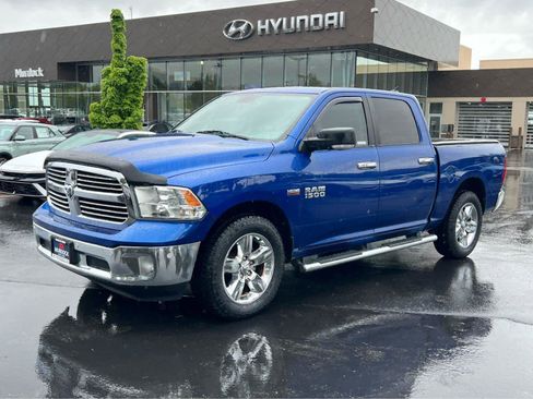 Used 2016 RAM 1500 Lone Star RWD image 1