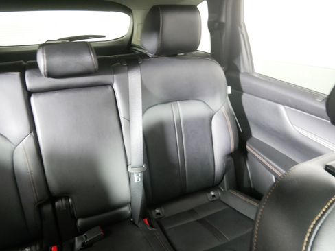 Certified 2025 MAZDA CX-70 3.3 Turbo w/ Preferred Package image 14