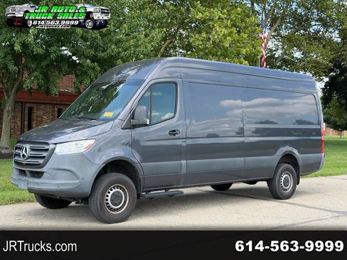 Used 2021 Mercedes-Benz Sprinter 2500 image 1