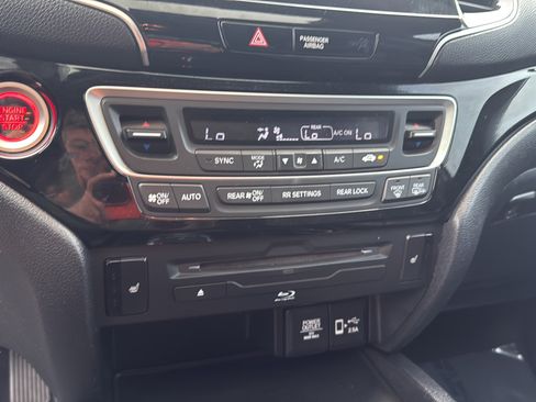 Used 2019 Honda Pilot Touring image 29