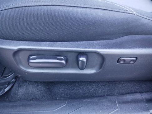 Used 2023 Toyota Tacoma TRD Off-Road image 33