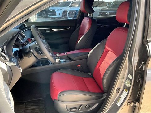 New 2025 INFINITI QX50 Sport image 17