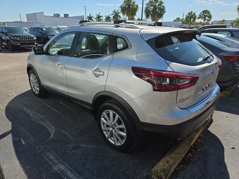 Used 2022 Nissan Rogue Sport SV w/ Technology Package image 4