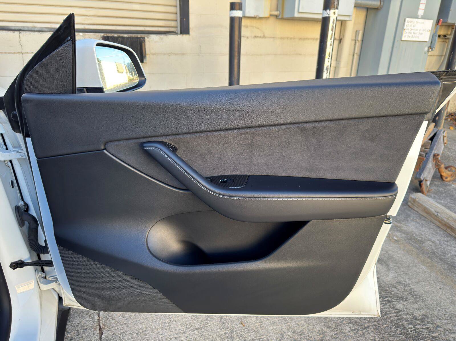 Used 2021 Tesla Model Y Long Range AWD/4WD image 43