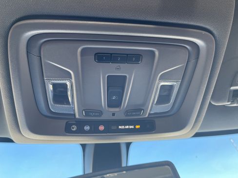 Used 2022 Chevrolet Silverado 1500 LTZ image 32