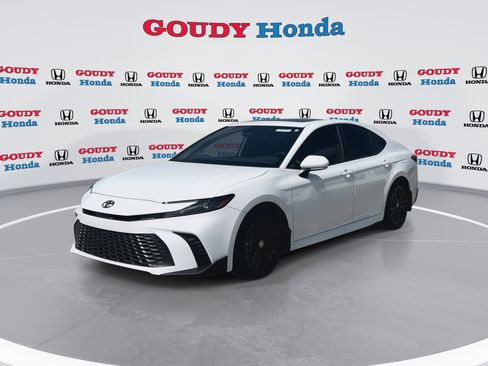 Used 2025 Toyota Camry SE w/ Multimedia Upgrade Package FWD image 4