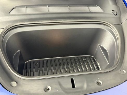 Used 2024 Tesla Model Y Long Range image 31