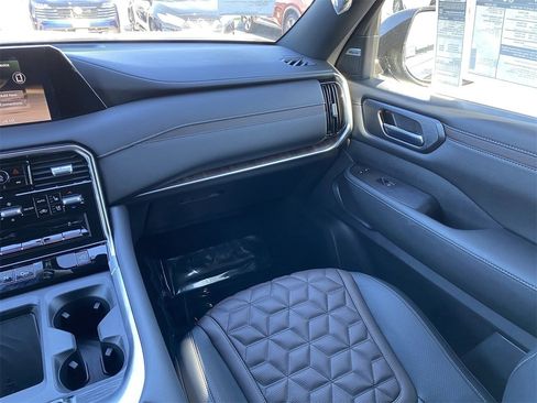 New 2026 Nissan Armada Platinum image 19