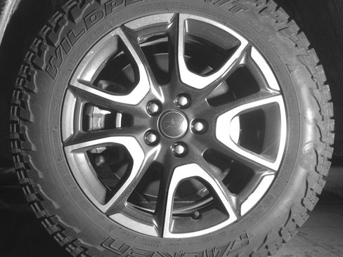 Used 2025 Jeep Compass Trailhawk AWD/4WD image 12