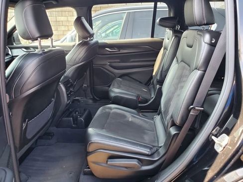 Used 2023 Jeep Grand Cherokee L Laredo image 39
