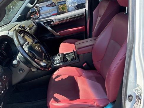 Used 2020 Lexus GX 460 Premium w/ Premium Package AWD/4WD image 3