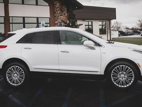 Used 2017 Cadillac XT5 Platinum w/ Driver Assist Package image 30