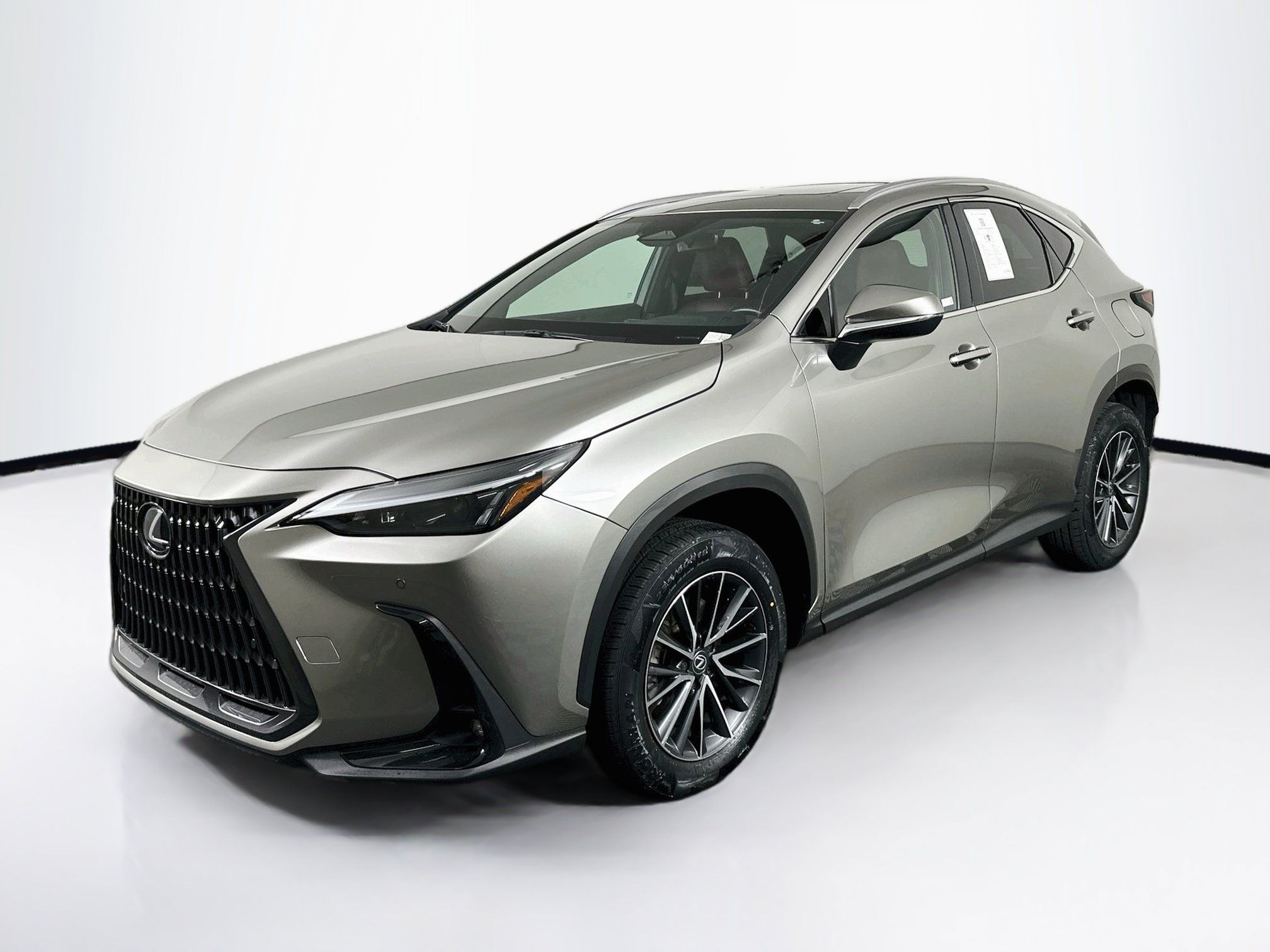 Used 2025 Lexus NX 250 FWD w/ Accessory Package (2T) image 3