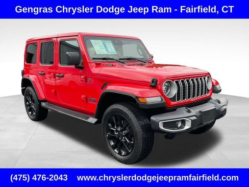 Certified 2025 Jeep Wrangler Unlimited Sahara AWD/4WD image 1